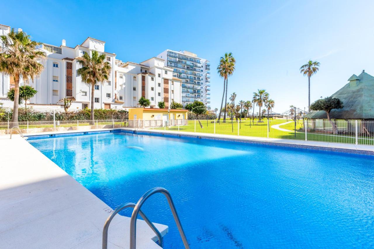 Sunny Seaside Apartment Arroyo De La Miel Esterno foto